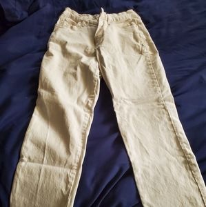 White Gloria Vanderbilt skinny jeans